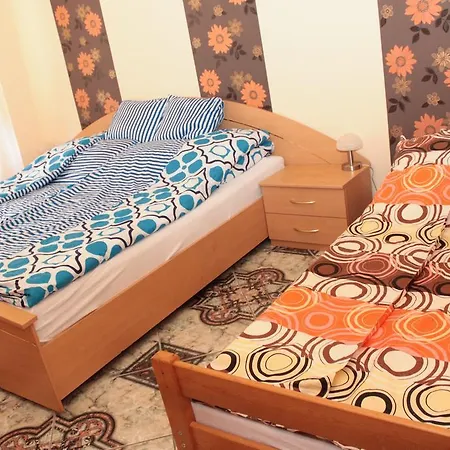 Csaladikucko Vendeghaz Guest house *